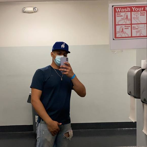 Profile Picture of Eric Aceves (@ericaceves) on Poshmark