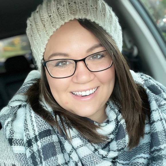 Profile Picture of Danielle Aronhalt (@daronhalt) on Poshmark