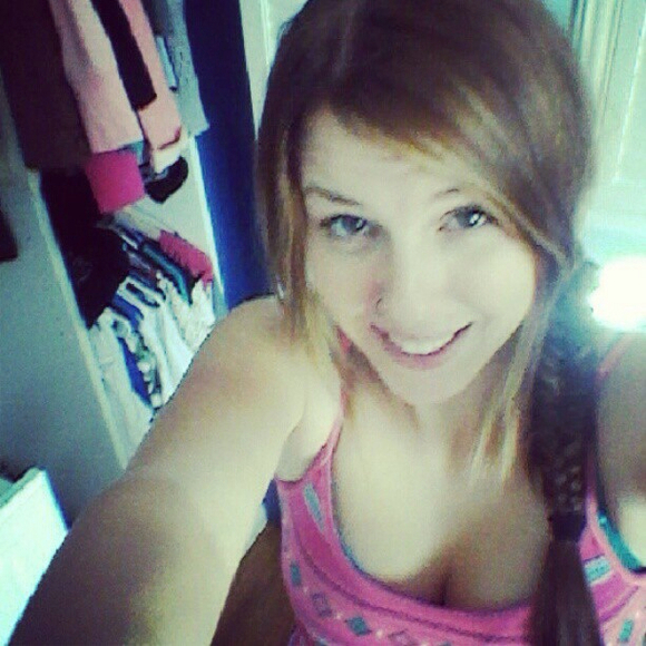 Profile Picture of Alissa Purdom (@alissampurdom) on Poshmark