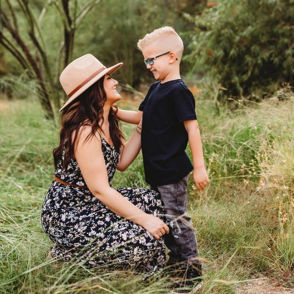 Tiffany Linegar - Poshmark Profile Picture of Tiffany Linegar (@tiffanylinegar) on Poshmark