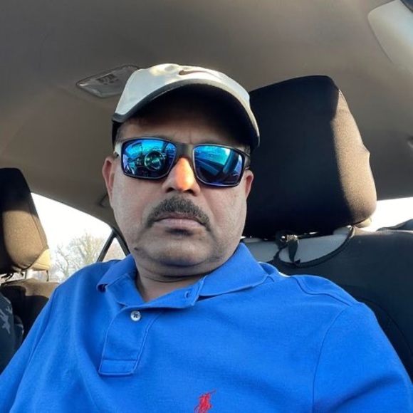 Profile Picture of Salim Reza (@salimsarker416) on Poshmark