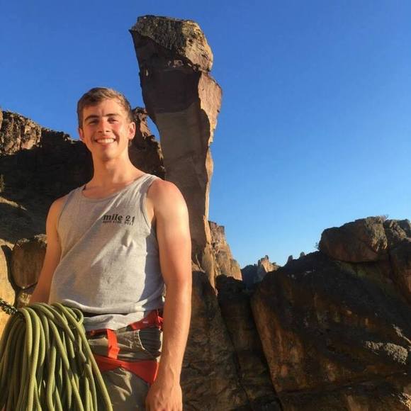 Profile Picture of Andrew Theall (@aatheall) on Poshmark
