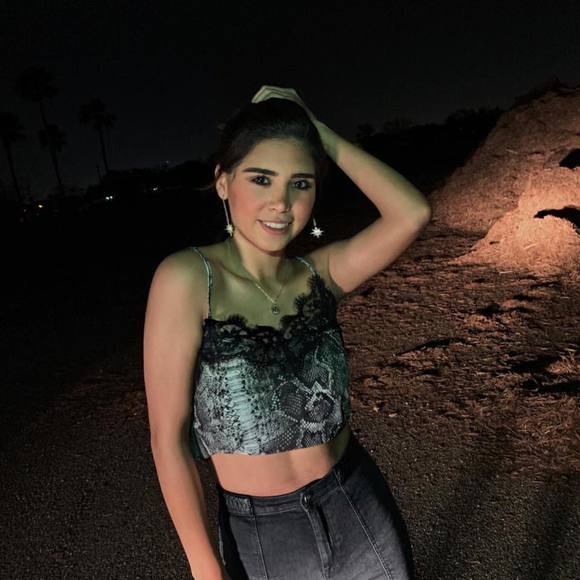 Profile Picture of Monique Lara (@monique_lara) on Poshmark