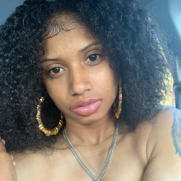 Profile Picture of Monica Alexander (@monicaalexan221) on Poshmark