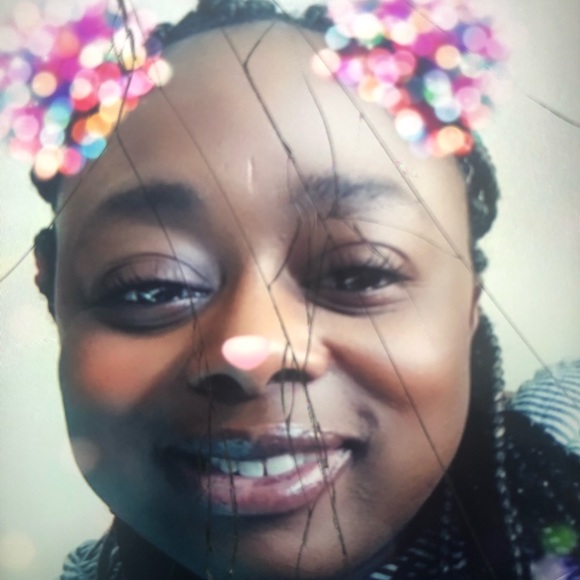 Profile Picture of Conrie Foster (@conriefoster) on Poshmark