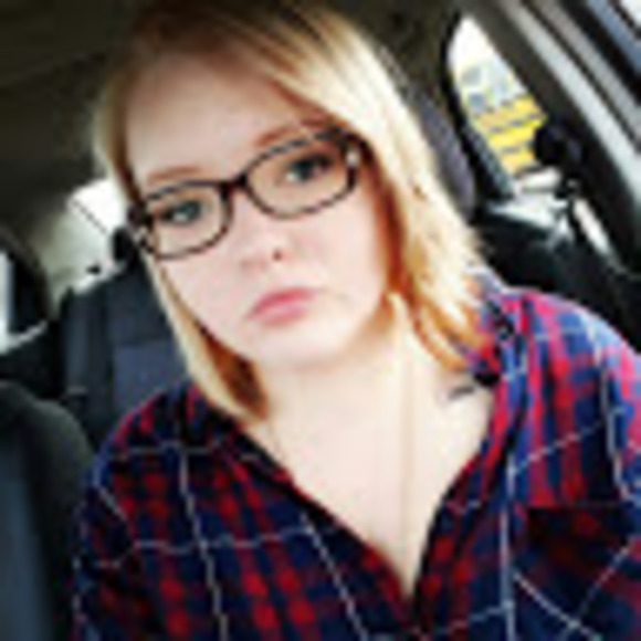 Profile Picture of Carly Carter (@carlycarter350) on Poshmark