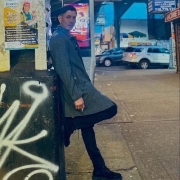 Profile Picture of Edwing Garofalo (@edwinggarofalo) on Poshmark
