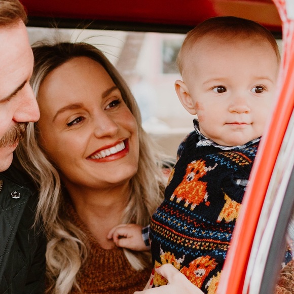 Profile Picture of Rebecca Schneider (@rebeccaschne509) on Poshmark