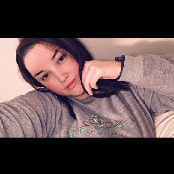 Profile Picture of Stephanie Stites (@sstites92) on Poshmark