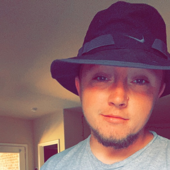 Profile Picture of David Bridge (@david_bridge) on Poshmark