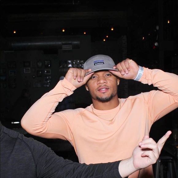 Profile Picture of Charcer Burks (@hiddenwall95) on Poshmark