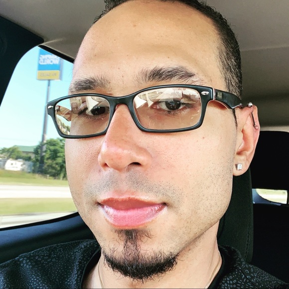 Profile Picture of Matthew Newkirk (@matthew_newkirk) on Poshmark