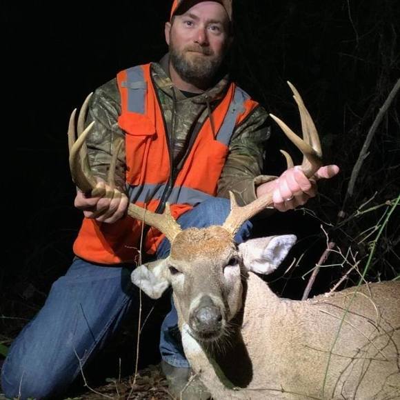 Profile Picture of Jesse Cox (@roughneck_jbcox) on Poshmark