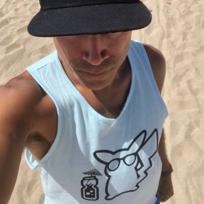Profile Picture of Jon West (@simplynutty) on Twitter