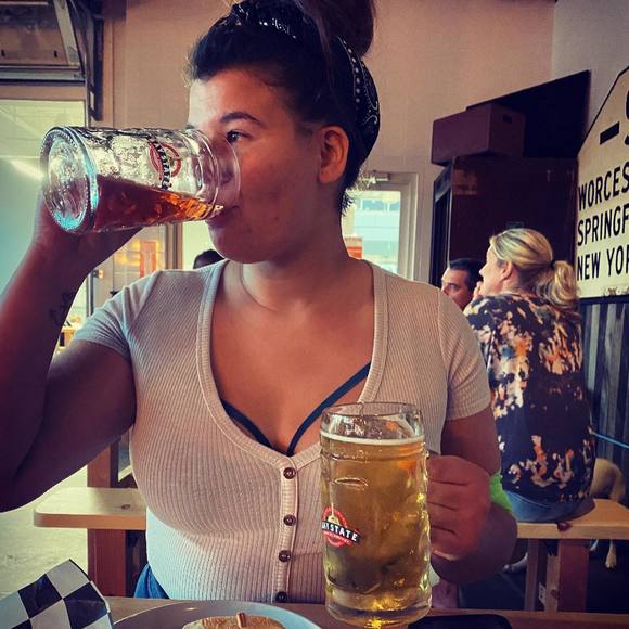 Profile Picture of Danielle Sharkey (@sparkiesharkie) on Poshmark