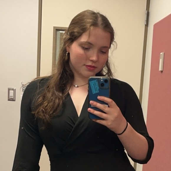 Profile Picture of Mackenzie Carroll (@macskye) on Poshmark