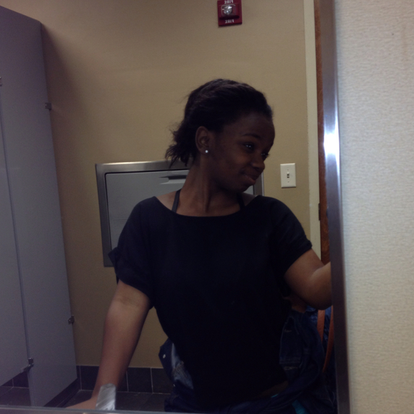 Profile Picture of Paulyanna Early (@jordinlove1) on Poshmark