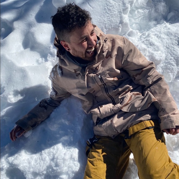 Profile Picture of Kevin Carroll (@kevinaloha808) on Poshmark