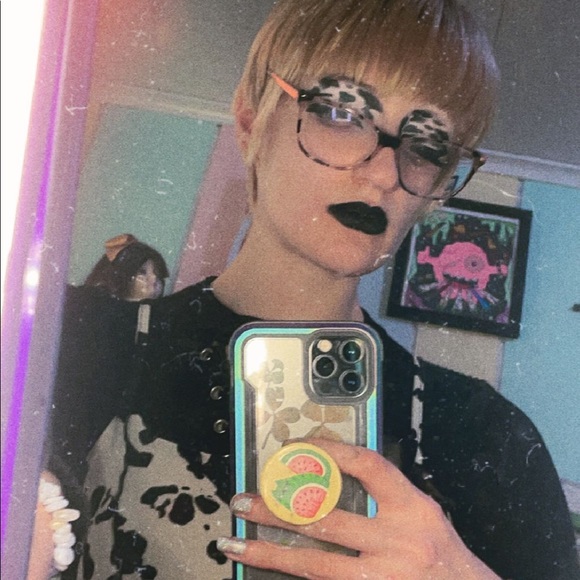 Profile Picture of Jo Newman (@kittykootra) on Poshmark