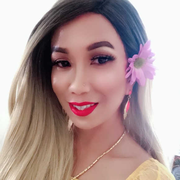 Profile Picture of Kunthea Sokun (@ounapsara) on Poshmark