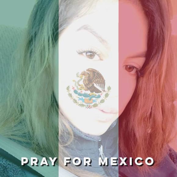 Profile Picture of Luz Sanchez (@styleholics22) on Poshmark