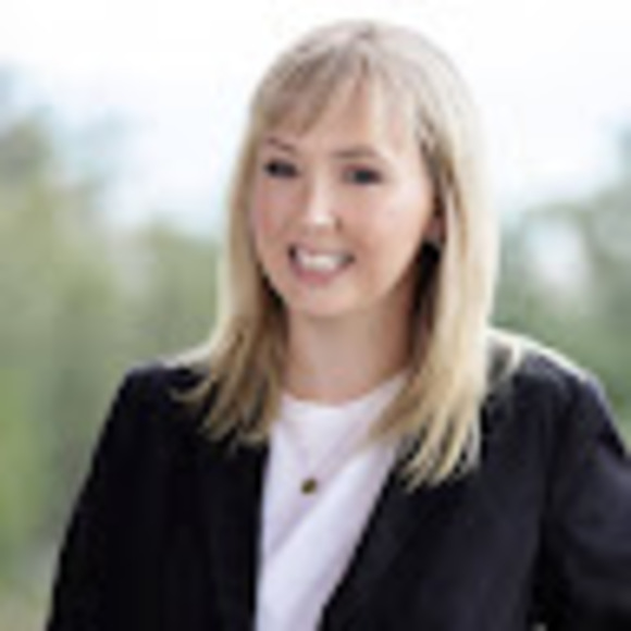 Profile Picture of Jenn Schotts (@jenn_schotts) on Poshmark