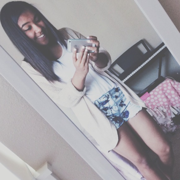 Profile Picture of Jasmine Stokes (@jasminedenea) on Poshmark