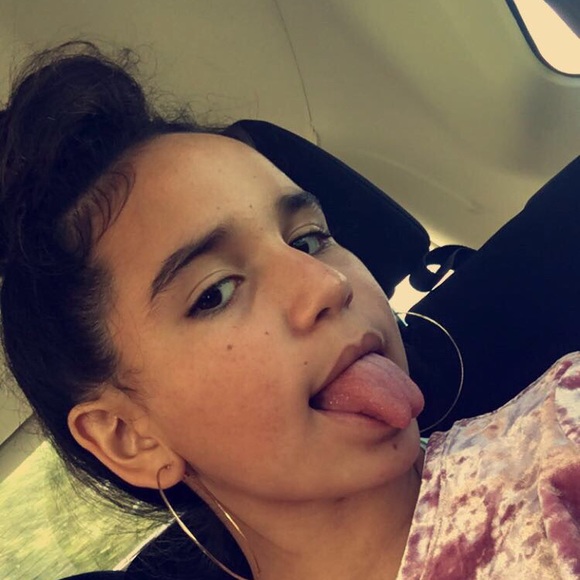 Profile Picture of Amy Padron (@amyomg675) on Poshmark