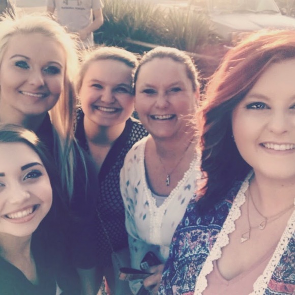 Profile Picture of Crystal Lashinski (@c_lashinski) on Poshmark