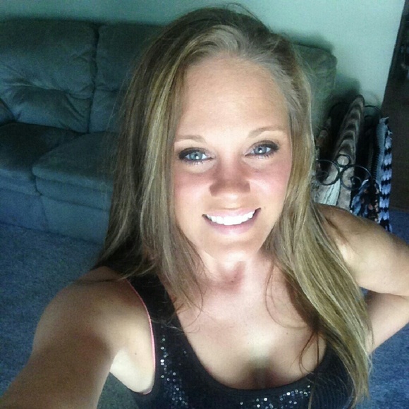Kayla Doty - Poshmark Profile Picture of Kayla Doty (@kdoty1988) on Poshmark
