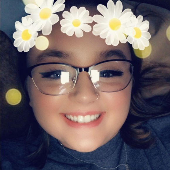 Profile Picture of Eden Toothman (@edentoothman914) on Poshmark