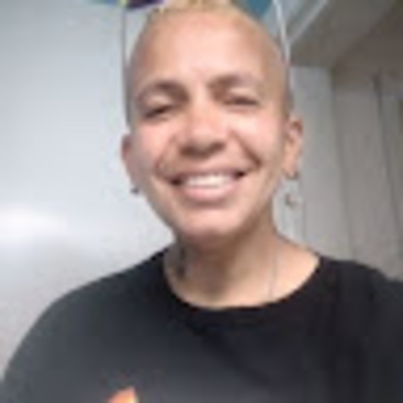 Profile Picture of Christine Meyers (@mgethins25) on Poshmark