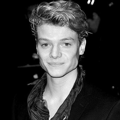 Profile Picture of Tom Rhys Harries TM (@TomRHarriesTeam) on Twitter