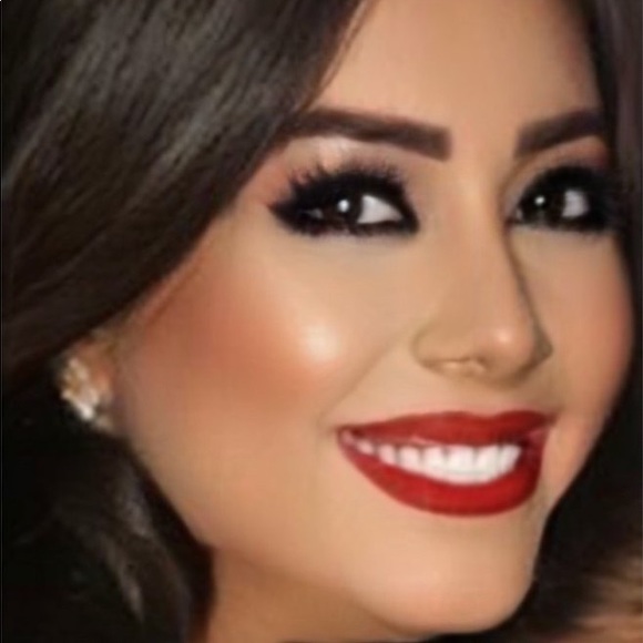 Nasim Zamani - Poshmark Profile Picture of Nasim Zamani (@nasimzamani) on Poshmark