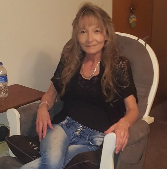 Profile Picture of Becky Ledoux (@cookiehall1110) on Poshmark