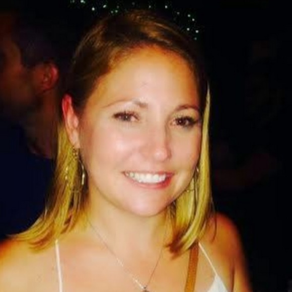 Profile Picture of Alexandra Bogdan (@abogdan03) on Poshmark