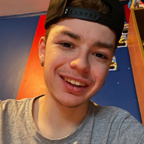 Profile Picture of Nathaniel Perreault (@nathanielperrea) on Poshmark