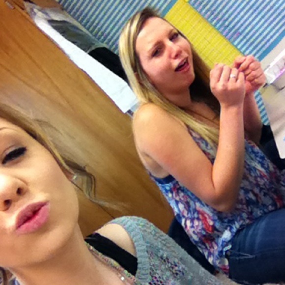 Profile Picture of Shania Crowhurst (@shaniacrowhurst) on Poshmark