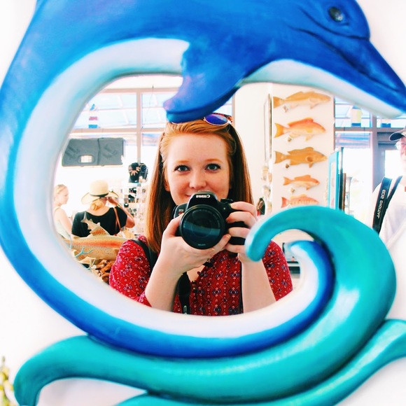 Profile Picture of Allie Fuller (@alliefulls) on Poshmark