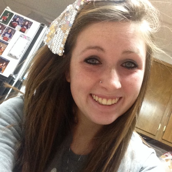Profile Picture of Christina Gingrich (@christinaa1234) on Poshmark