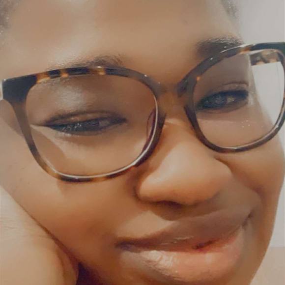 Profile Picture of Crystal Windley (@crystalbwindley) on Poshmark