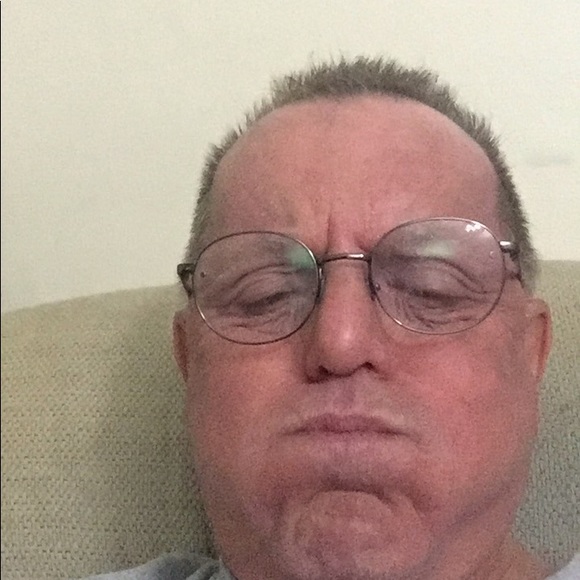 Profile Picture of Michael Derwinski (@mderwins) on Poshmark