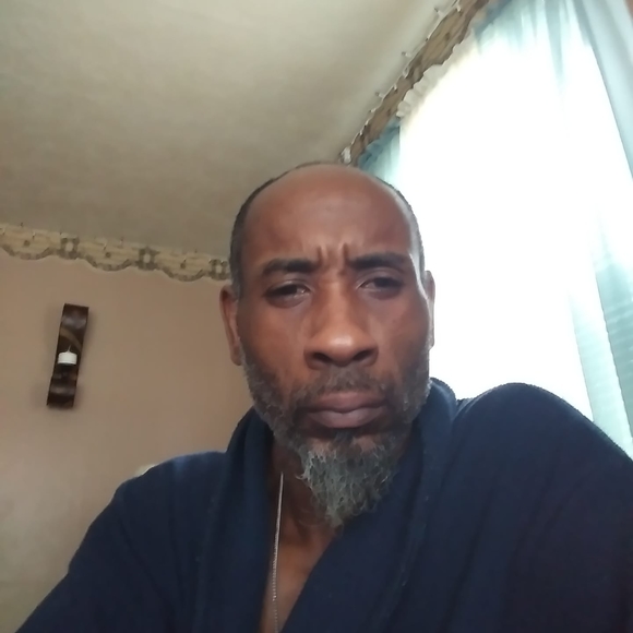 Profile Picture of Joe Davis (@joedavis509) on Poshmark