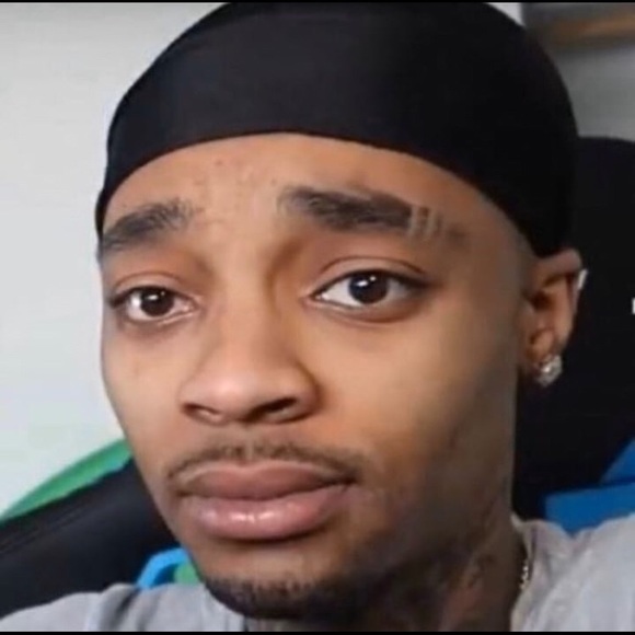 Profile Picture of Devin Gonzales (@michaelg__8) on Poshmark