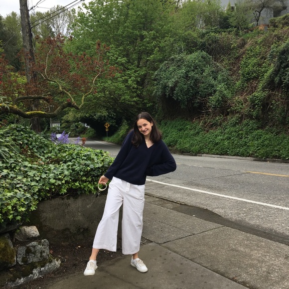 Profile Picture of Jackie Hollomon (@jackiehollomon) on Poshmark