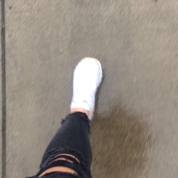 Profile Picture of Zophie Nitkowski (@zophienitkowski) on Poshmark