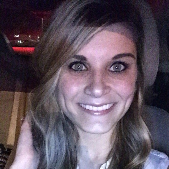 Profile Picture of Rahela Lup (@rahelalup) on Poshmark