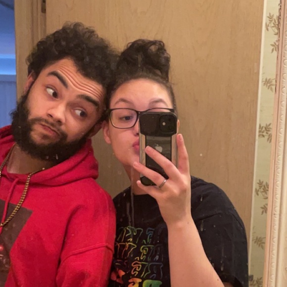 Profile Picture of Christina Abbey (@steeniexoxo) on Poshmark