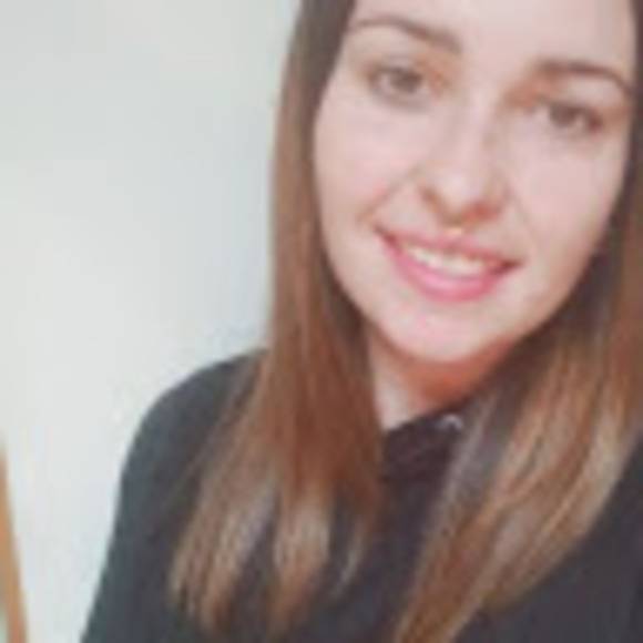 Profile Picture of Simone Adams (@simoneadams95) on Poshmark