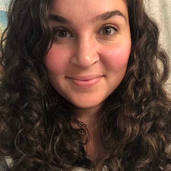 Profile Picture of Kelsey Folger (@kelseyfolger) on Poshmark